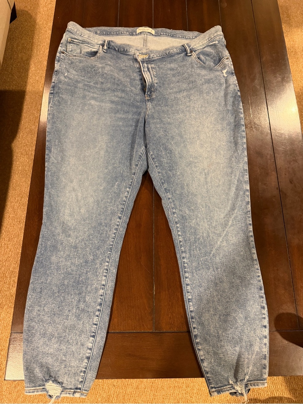 Abercrombie & Fitch Light Wash Women’s Jeans - Classic High-Rise Stretch